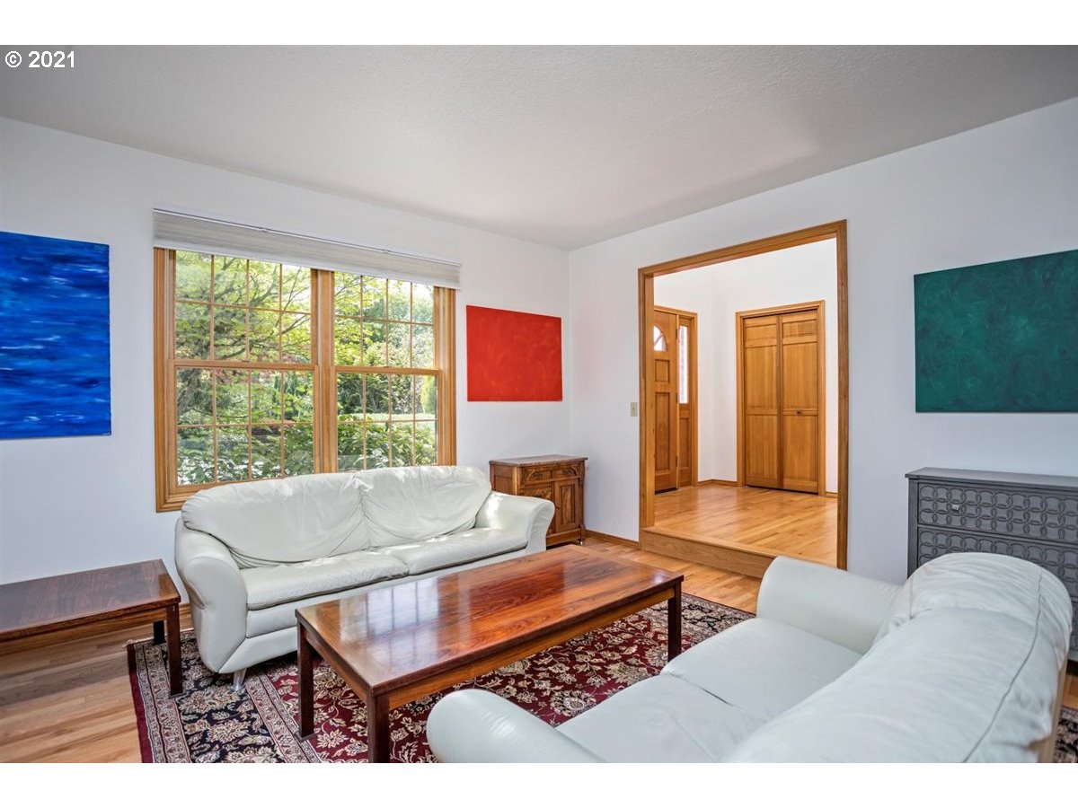 8319 Northwest Reed Drive Portland, OR 97229 - Photo 10 of 32 Gallery Image 10