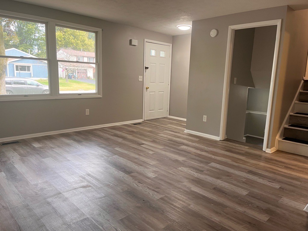 32 Mapleview Circle Penfield, NY 14526 - Photo 2 of 17