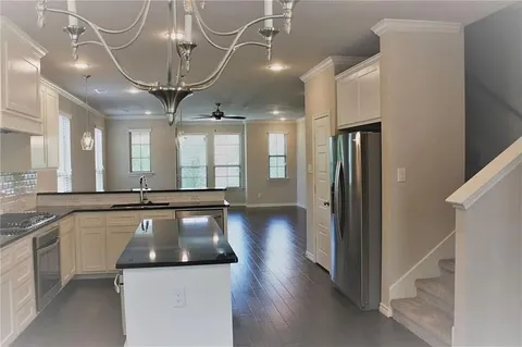 $1,295,000 | 2609 McCart Avenue, Fort Worth, TX 76110