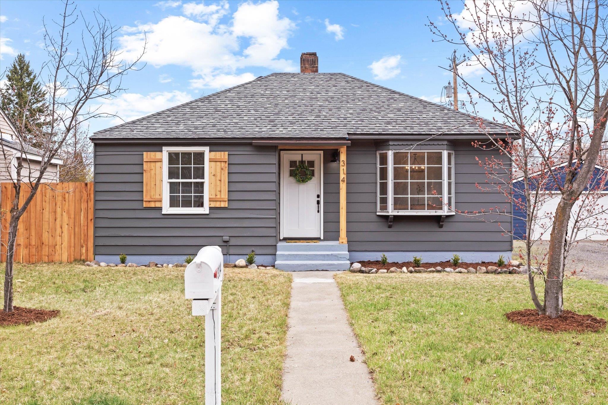 314 East Hawthorne Road Spokane, WA 99218 - Photo 1 of 31