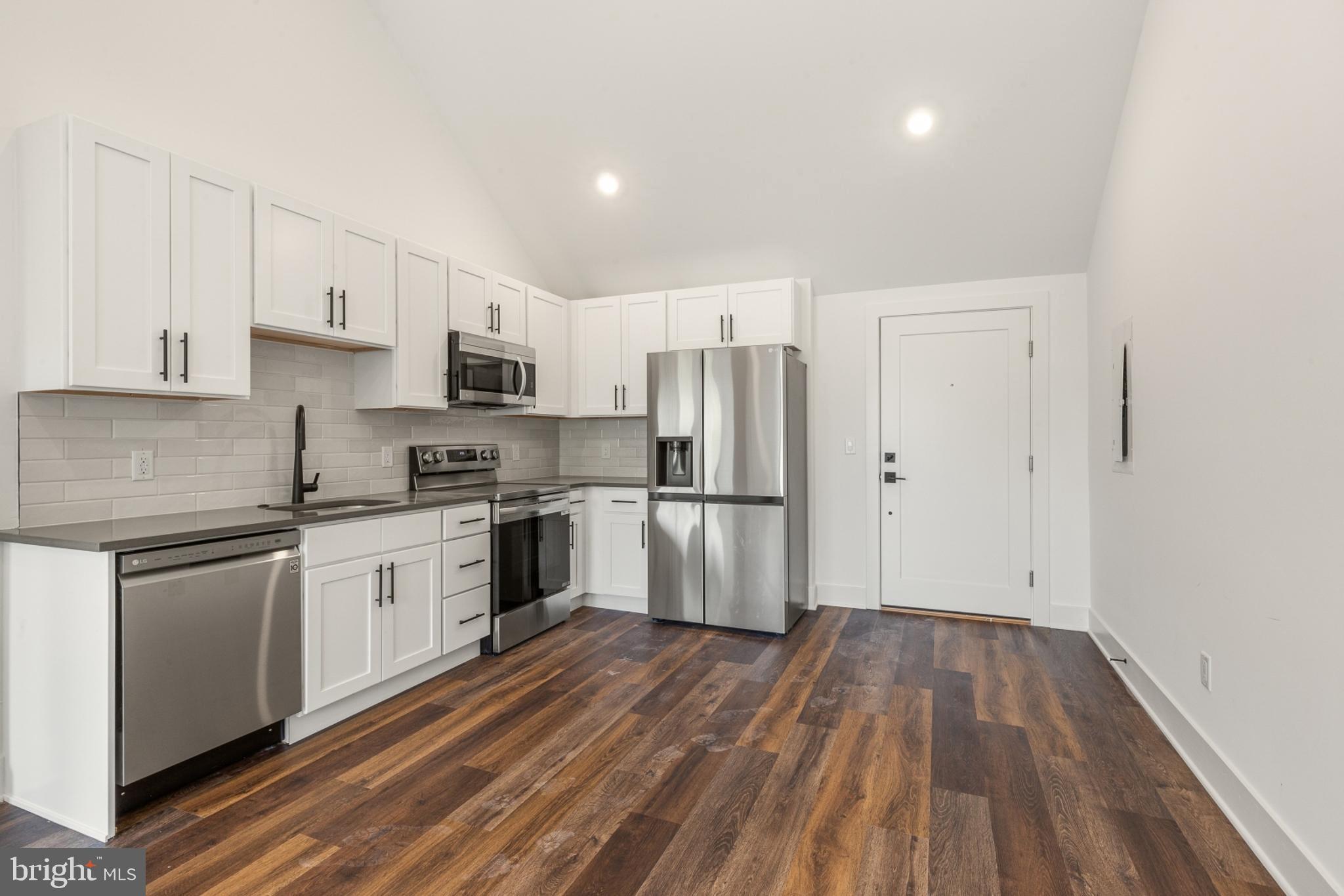 7037 Ridge Avenue, Unit 305 Philadelphia, PA 19128 - Photo 4 of 19