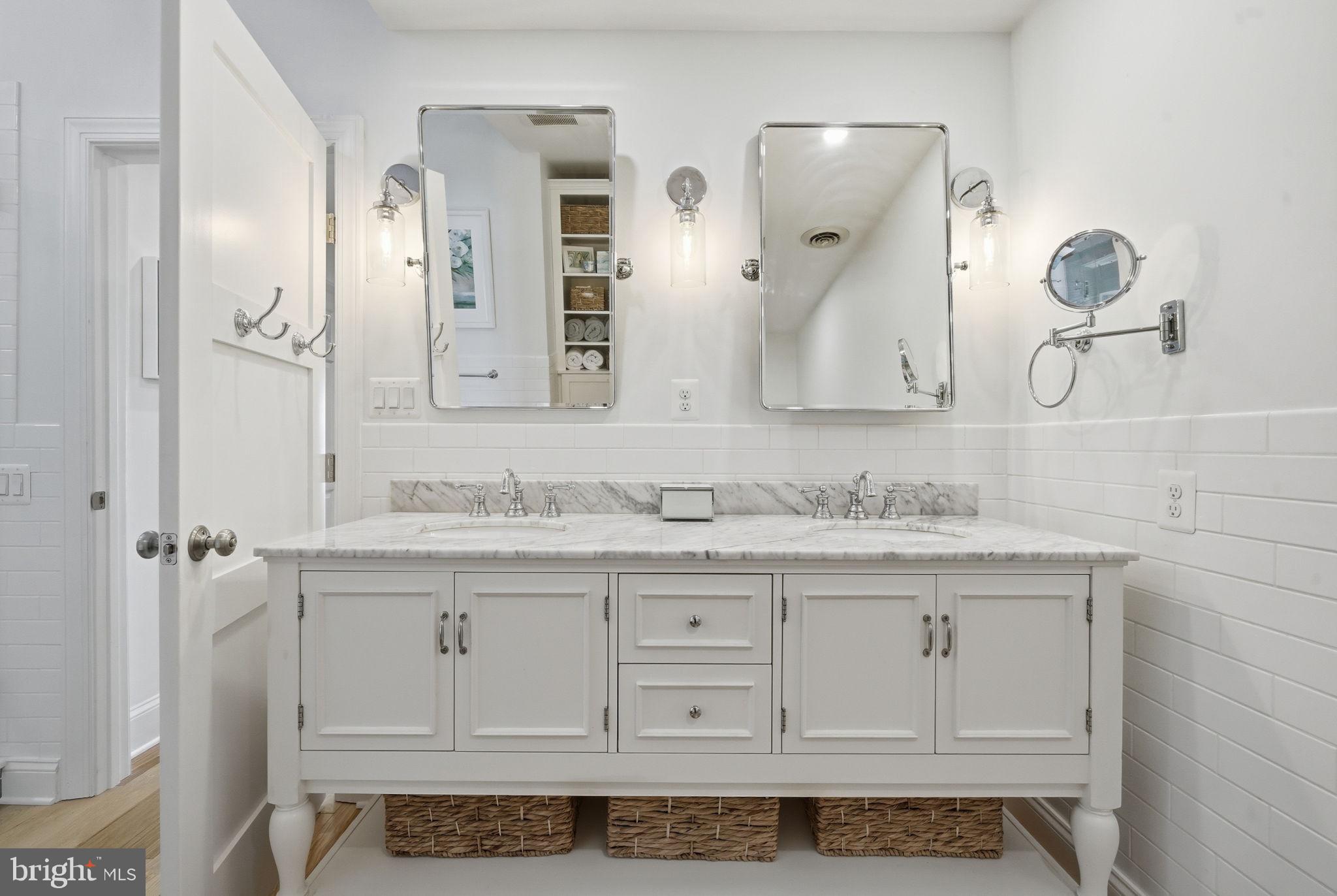 416 Cove Road Queenstown, MD 21658 - Photo 23 of 49 Primary Ensuite Bath - "Hers"