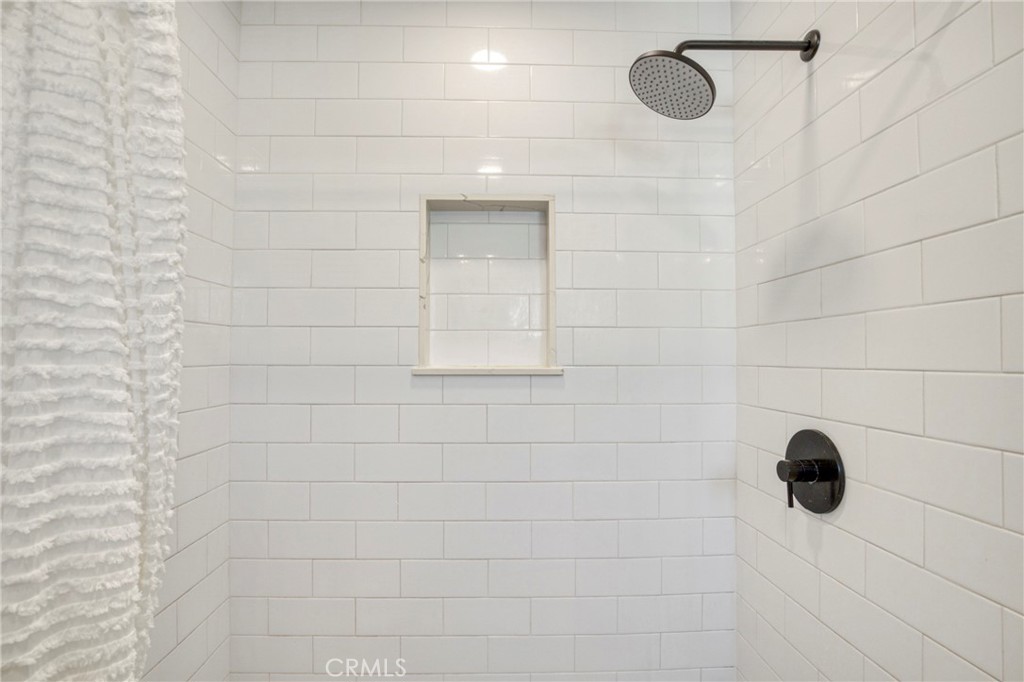 1148 Bryson Avenue Simi Valley, CA 93065 - Photo 17 of 31 Primary shower