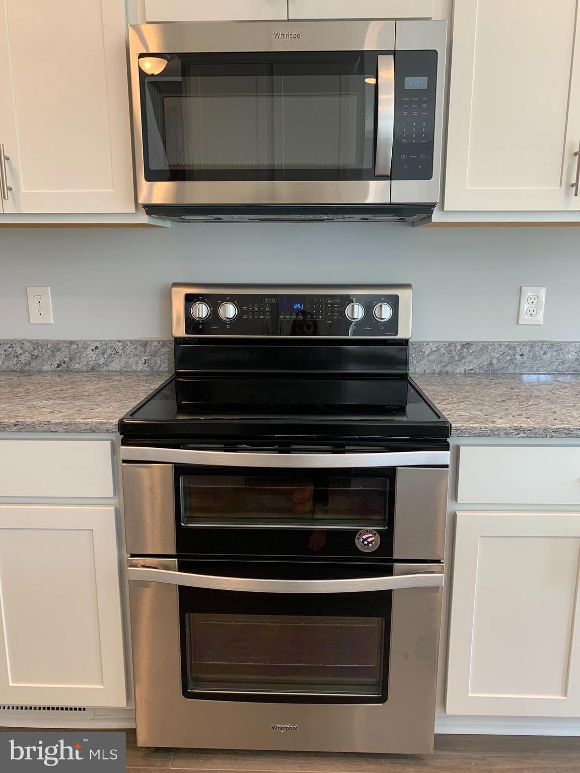 8257 WB&A Road Severn, MD 21144 - Photo 12 of 58 Double Range with Built in Microwave