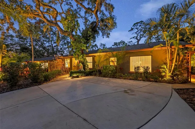 $1,500,000 | 941 Virginia Drive, Sarasota, FL 34234