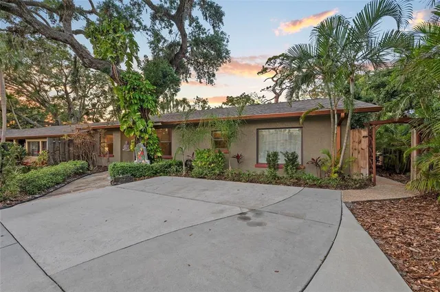 $1,500,000 | 941 Virginia Drive, Sarasota, FL 34234