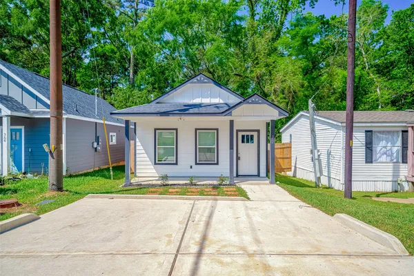$1,195 | 352 Westchase Street, Montgomery, TX 77316