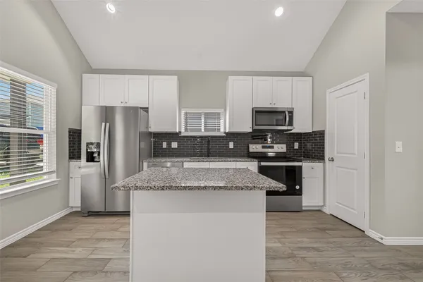 $1,195 | 352 Westchase Street, Montgomery, TX 77316