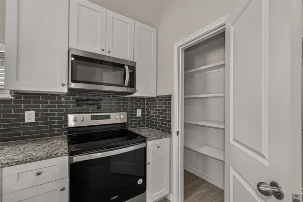 $1,195 | 352 Westchase Street, Montgomery, TX 77316