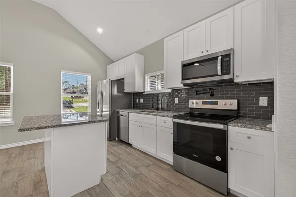 $1,195 | 352 Westchase Street, Montgomery, TX 77316