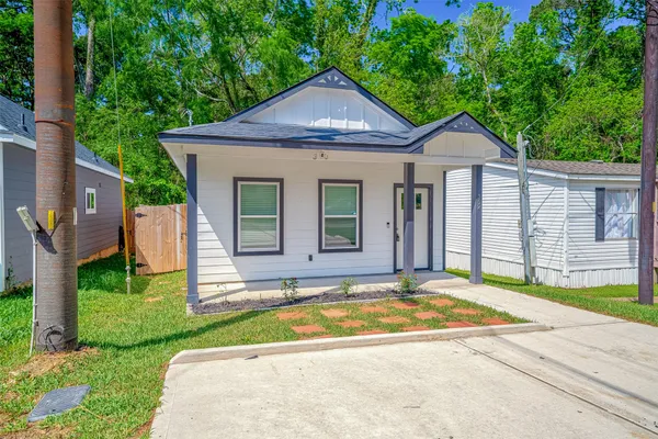 $1,195 | 352 Westchase Street, Montgomery, TX 77316