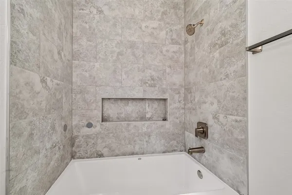 $1,195 | 352 Westchase Street, Montgomery, TX 77316