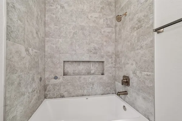 $1,195 | 352 Westchase Street, Montgomery, TX 77316