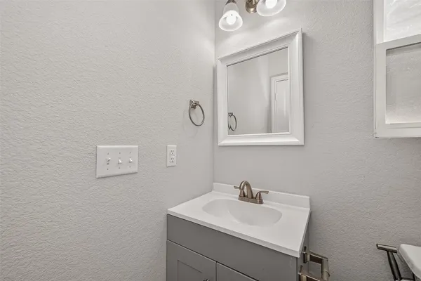 $1,195 | 352 Westchase Street, Montgomery, TX 77316