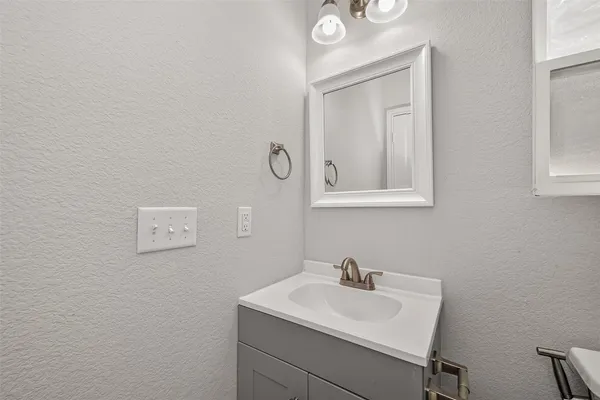$1,195 | 352 Westchase Street, Montgomery, TX 77316
