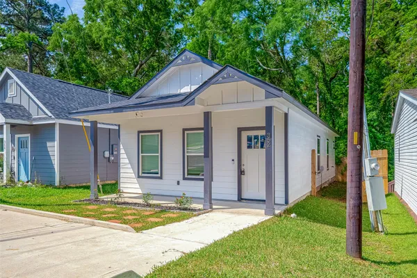 $1,195 | 352 Westchase Street, Montgomery, TX 77316