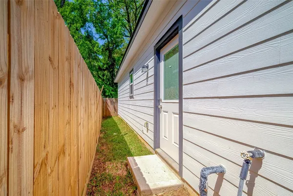 $1,195 | 352 Westchase Street, Montgomery, TX 77316