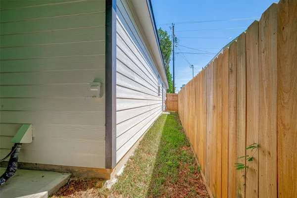 $1,195 | 352 Westchase Street, Montgomery, TX 77316