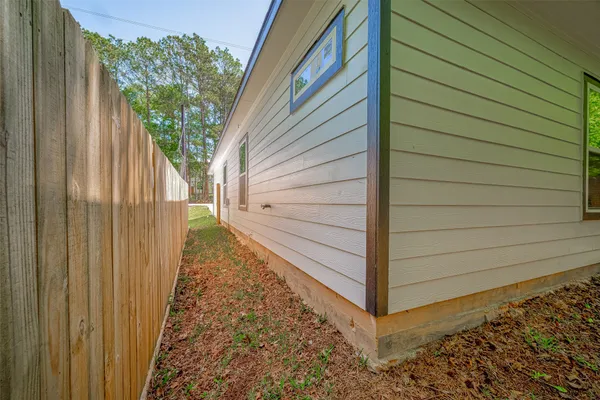 $1,195 | 352 Westchase Street, Montgomery, TX 77316