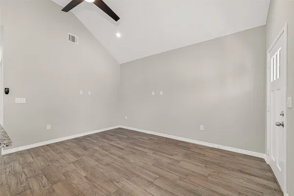 $1,195 | 352 Westchase Street, Montgomery, TX 77316