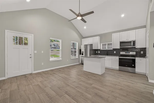 $1,195 | 352 Westchase Street, Montgomery, TX 77316