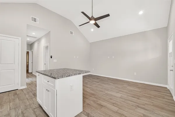 $1,195 | 352 Westchase Street, Montgomery, TX 77316