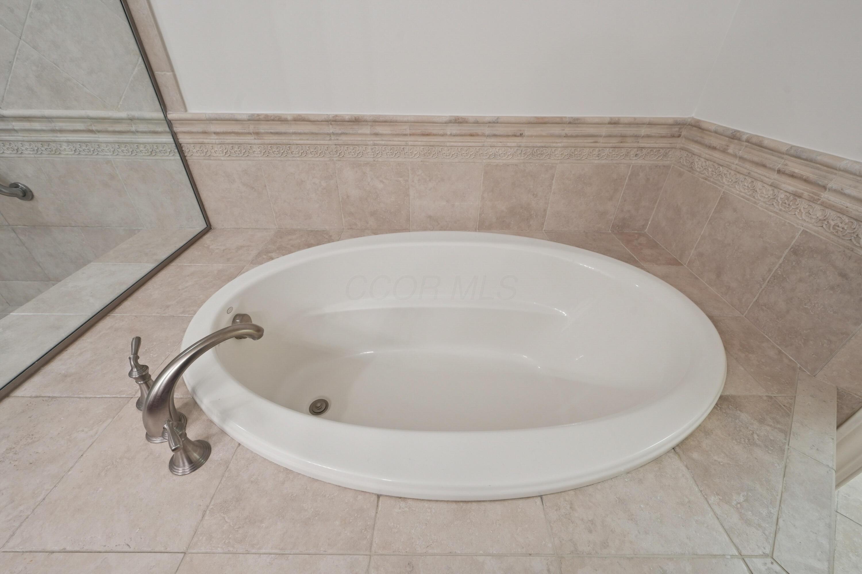 3175 Tremont Road, Unit 215 Columbus, OH 43221 - Photo 39 of 66 37-print-Tremont Rd-S2207-037