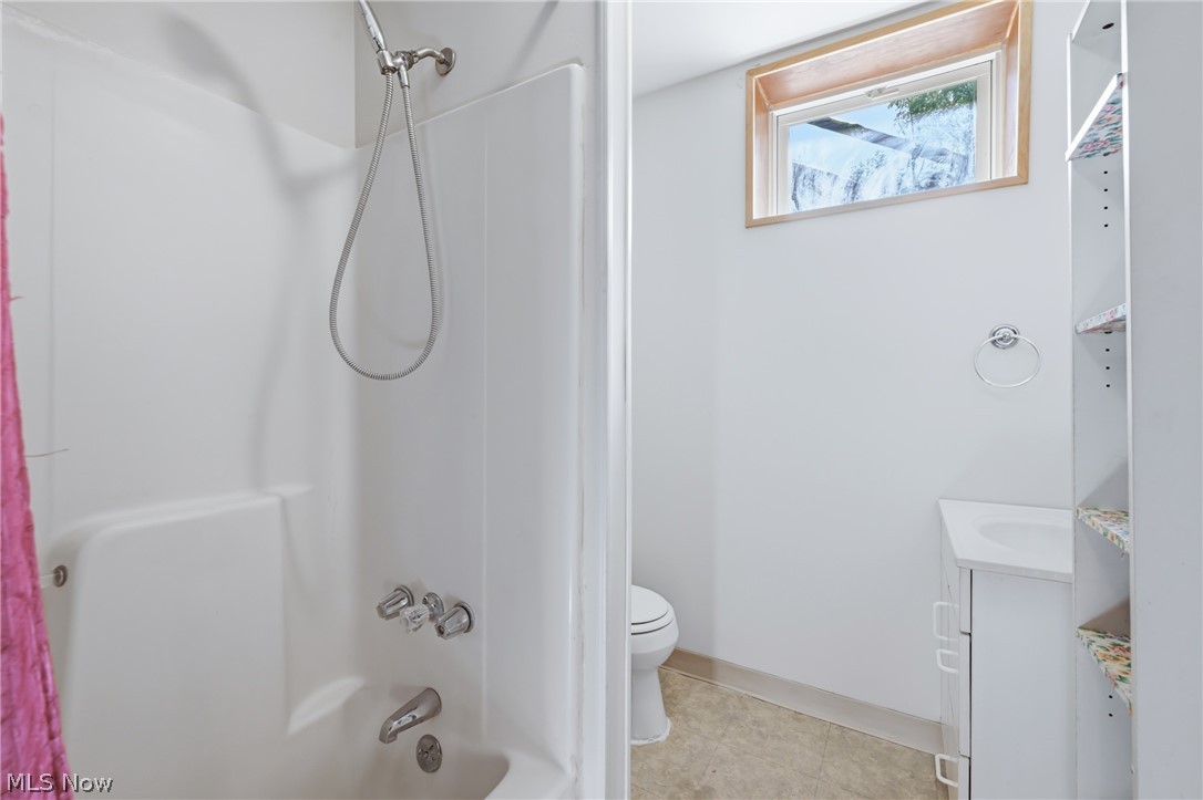 7374 Vale Road Rogers, OH 44455 - Photo 33 of 48