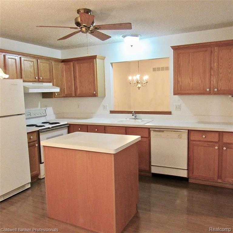 22320 River Ridge Trail Farmington Hills, MI 48335 - Photo 10 of 42