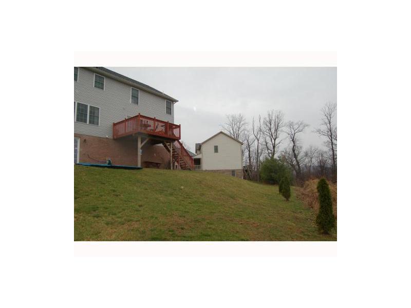 4006 Oak Point Circle McKees Rocks, PA 15136 - Photo 8 of 9 Yard/Garden.