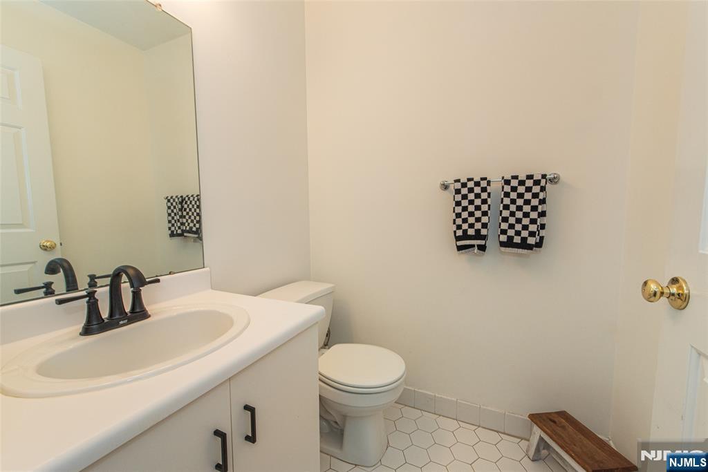 2141 Jordan Court Mahwah, NJ 07430 - Photo 19 of 20
