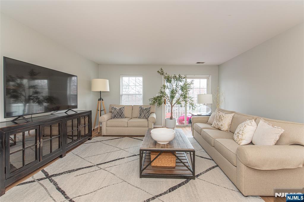 2141 Jordan Court Mahwah, NJ 07430 - Photo 2 of 20