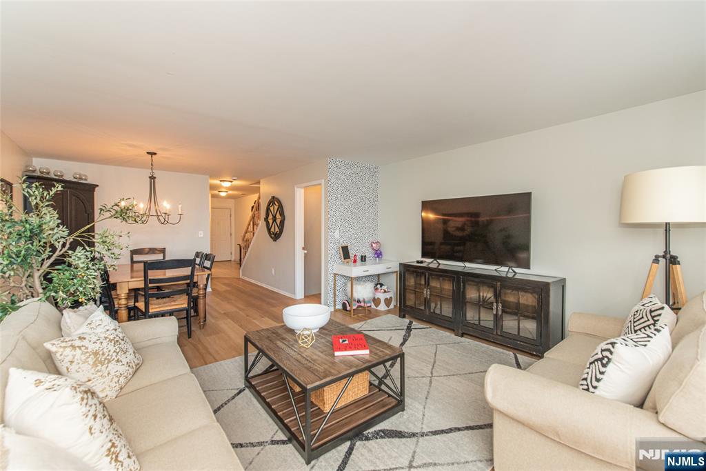 2141 Jordan Court Mahwah, NJ 07430 - Photo 7 of 20