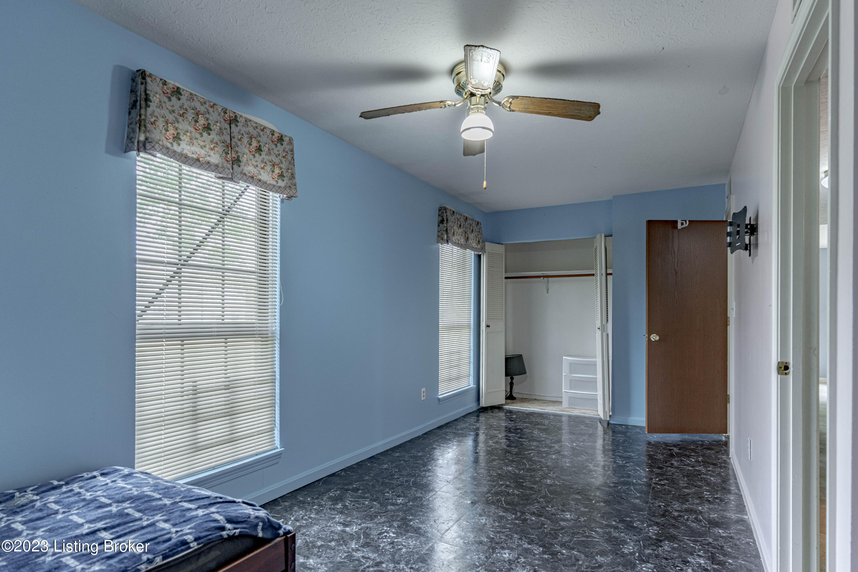 3033 Fordhaven Road Louisville, KY 40214 - Photo 26 of 49 DSC05245