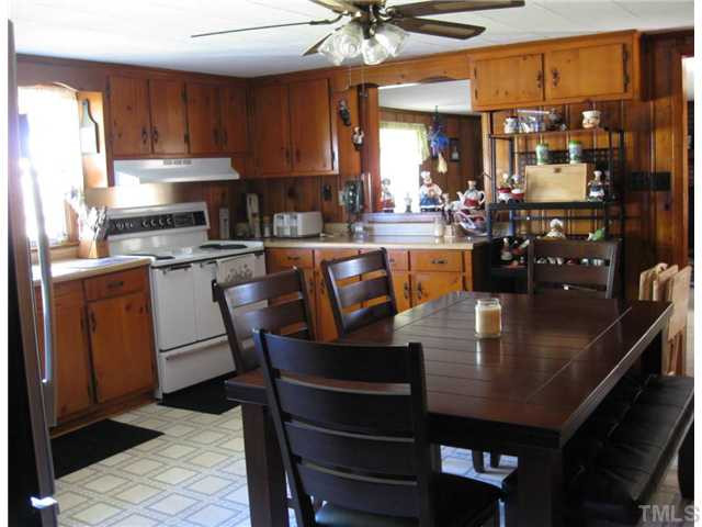 518 Hawkins Road Selma, NC 27576 - Photo 3 of 21 Kitchen