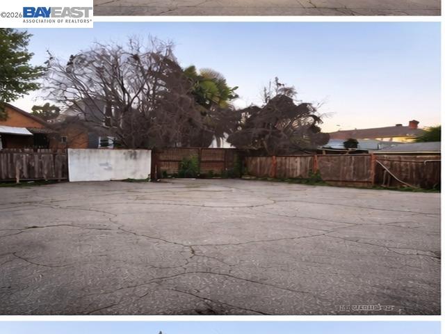 874 Isabella Street Oakland, CA 94607 - Photo 5 of 9 a view of a terrace