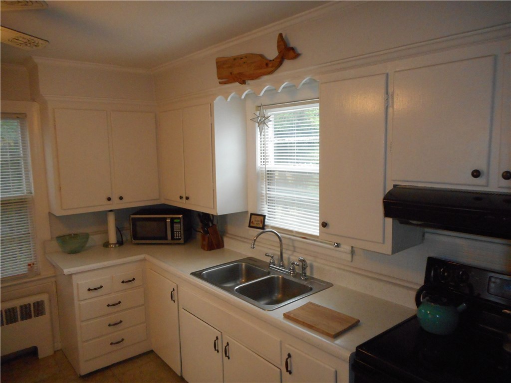 56 Admiral Kalbfus Road Newport, RI 02840 - Photo 13 of 29 Gallery Image 13