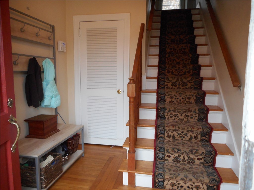 56 Admiral Kalbfus Road Newport, RI 02840 - Photo 3 of 29 Gallery Image 3
