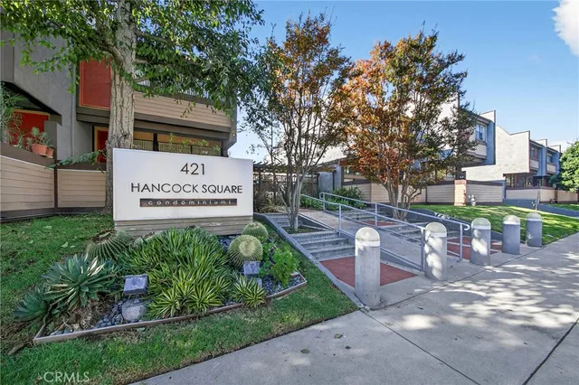 $888,000 | 421 South Van Ness Avenue, Unit 6, Los Angeles, CA 90020