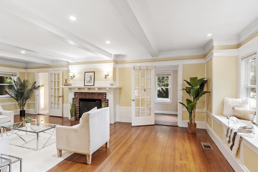 1754 Washington Street Newton, MA 02466 - Photo 9 of 39