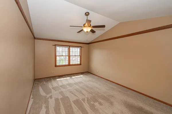 $575,000 | 1404 Halifax Drive, Mundelein, IL 60060