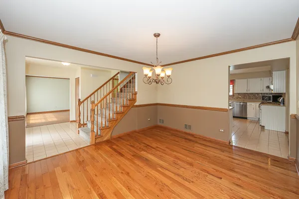 $575,000 | 1404 Halifax Drive, Mundelein, IL 60060
