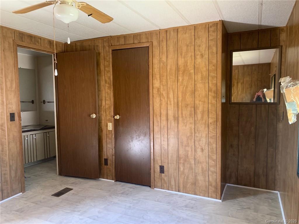 1733 Canal Road Catawba, SC 29704 - Photo 5 of 12 a view of a hallway with closet area