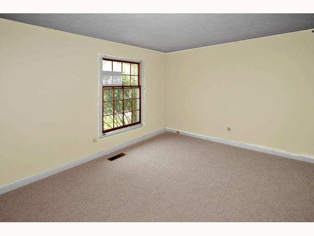 7418 Sylvan Ridge Road Indianapolis, IN 46240 - Photo 4 of 12 Gallery Image 4
