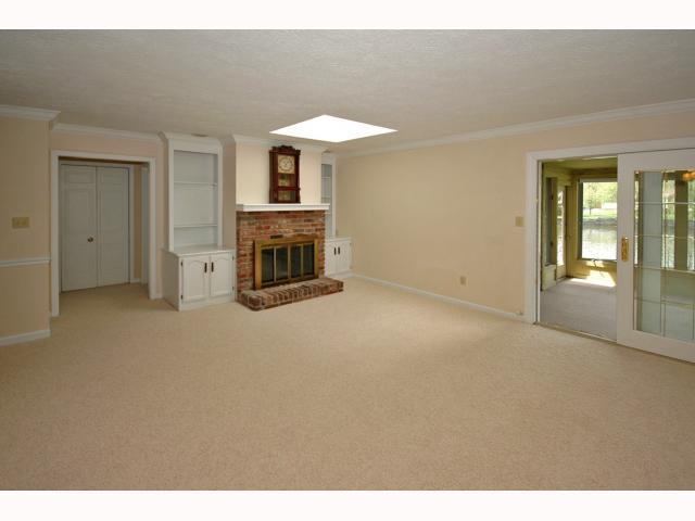 7418 Sylvan Ridge Road Indianapolis, IN 46240 - Photo 6 of 12 Gallery Image 6