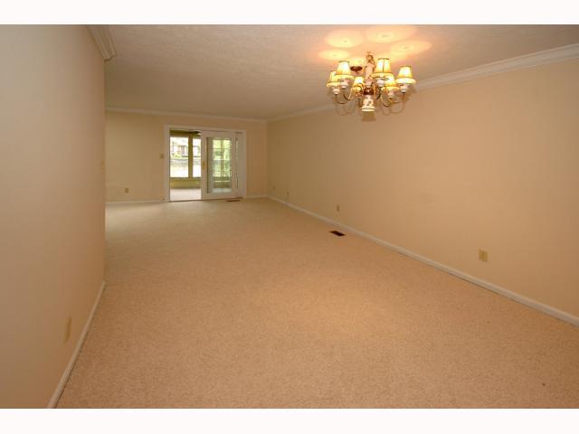7418 Sylvan Ridge Road Indianapolis, IN 46240 - Photo 7 of 12 Gallery Image 7