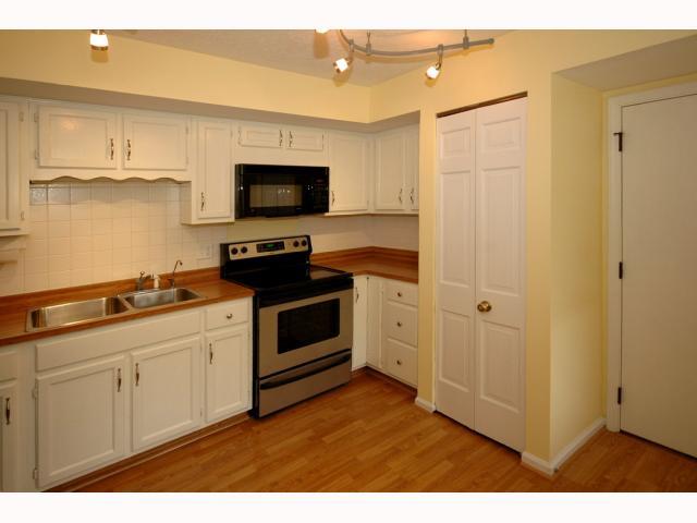 7418 Sylvan Ridge Road Indianapolis, IN 46240 - Photo 8 of 12 Gallery Image 8