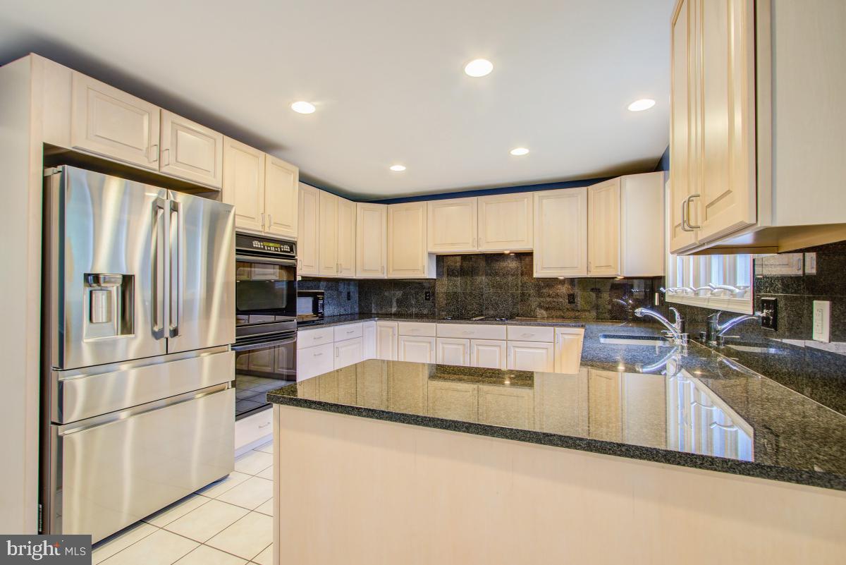 957 Pointer Ridge Drive Gaithersburg, MD 20878 - Photo 13 of 57