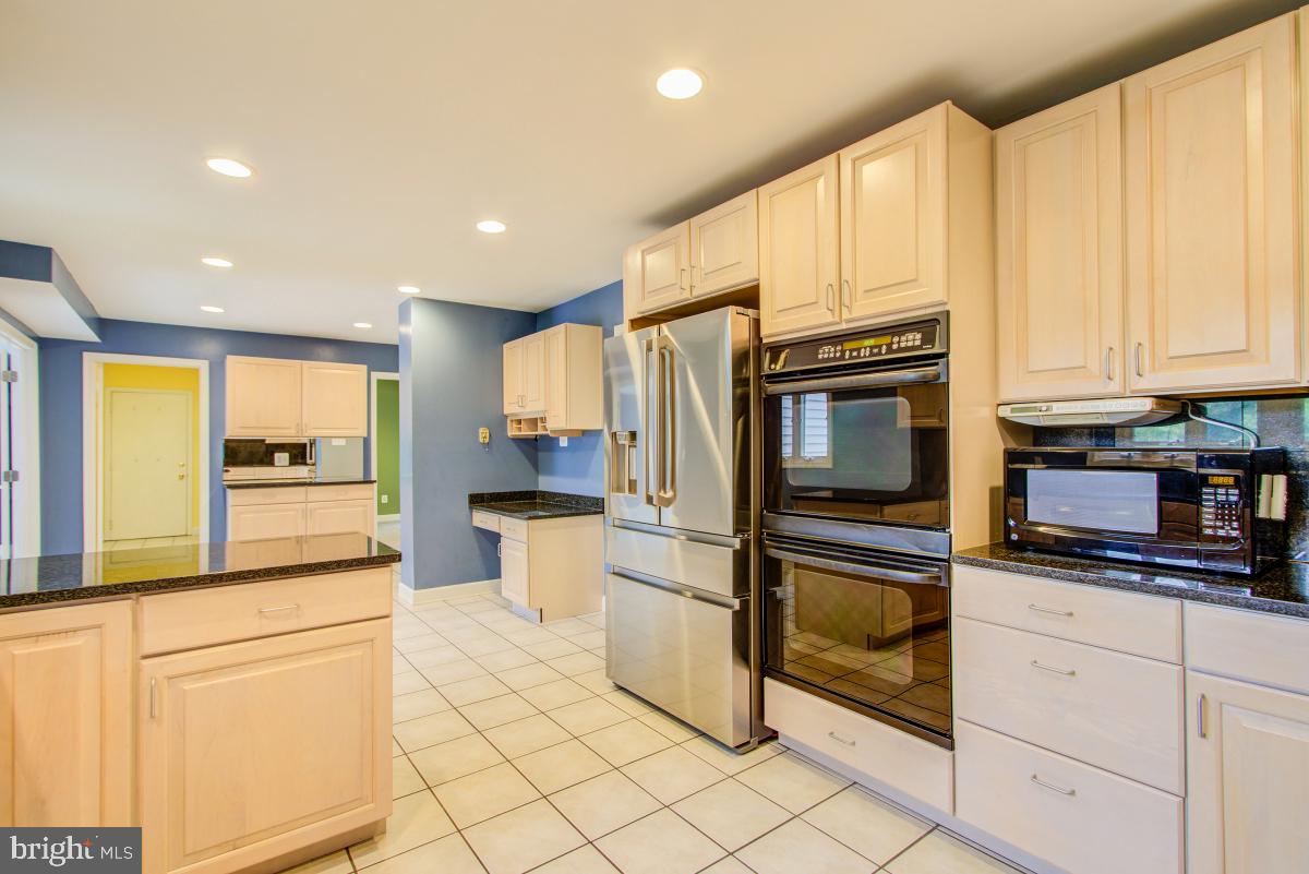 957 Pointer Ridge Drive Gaithersburg, MD 20878 - Photo 14 of 57