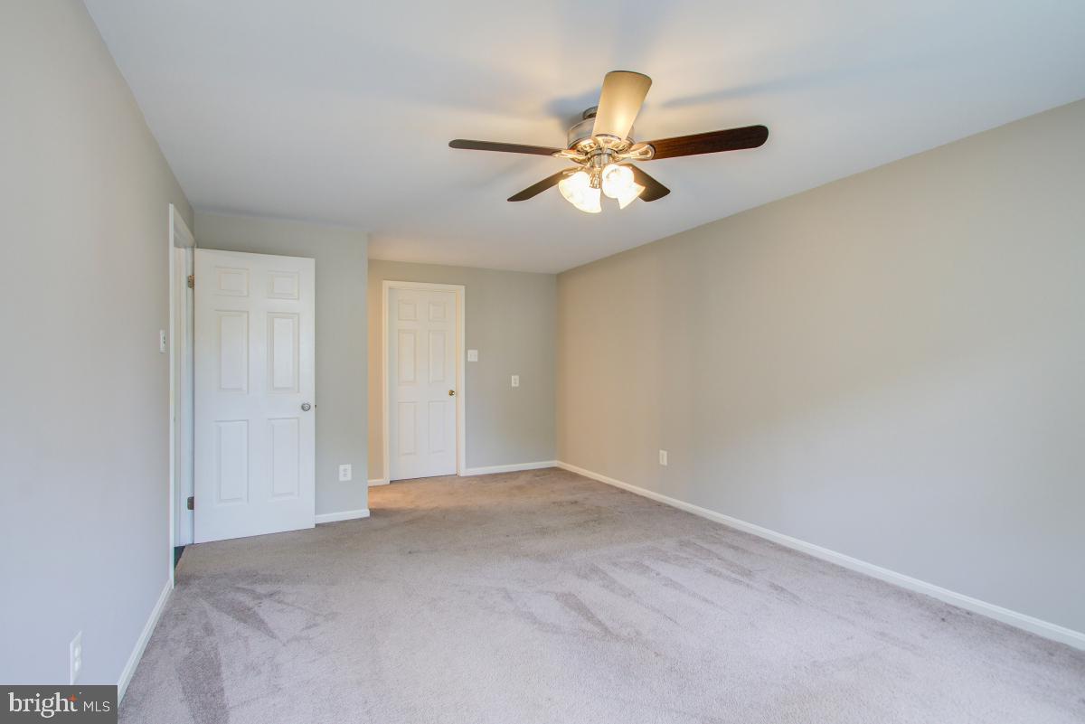 957 Pointer Ridge Drive Gaithersburg, MD 20878 - Photo 27 of 57